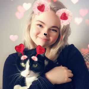 Meet your Posher, Caroline